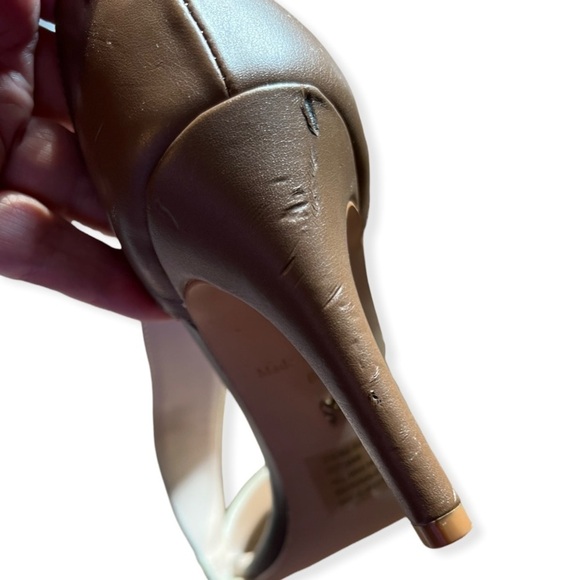 Victoria’s Secret Strappy Heels Size 8B - Picture 5 of 6